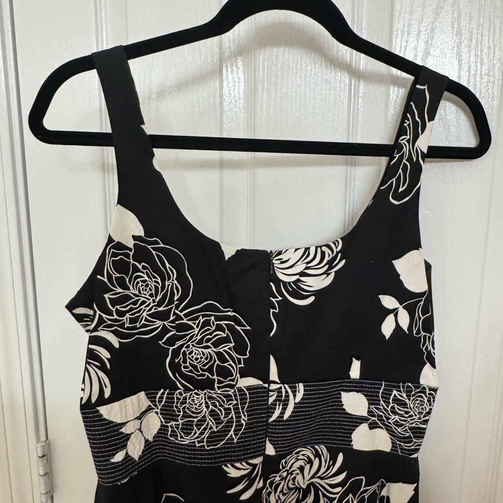 Donna Ricco Black and Cream, Fitted Elegant Dress - Picture 5 of 8